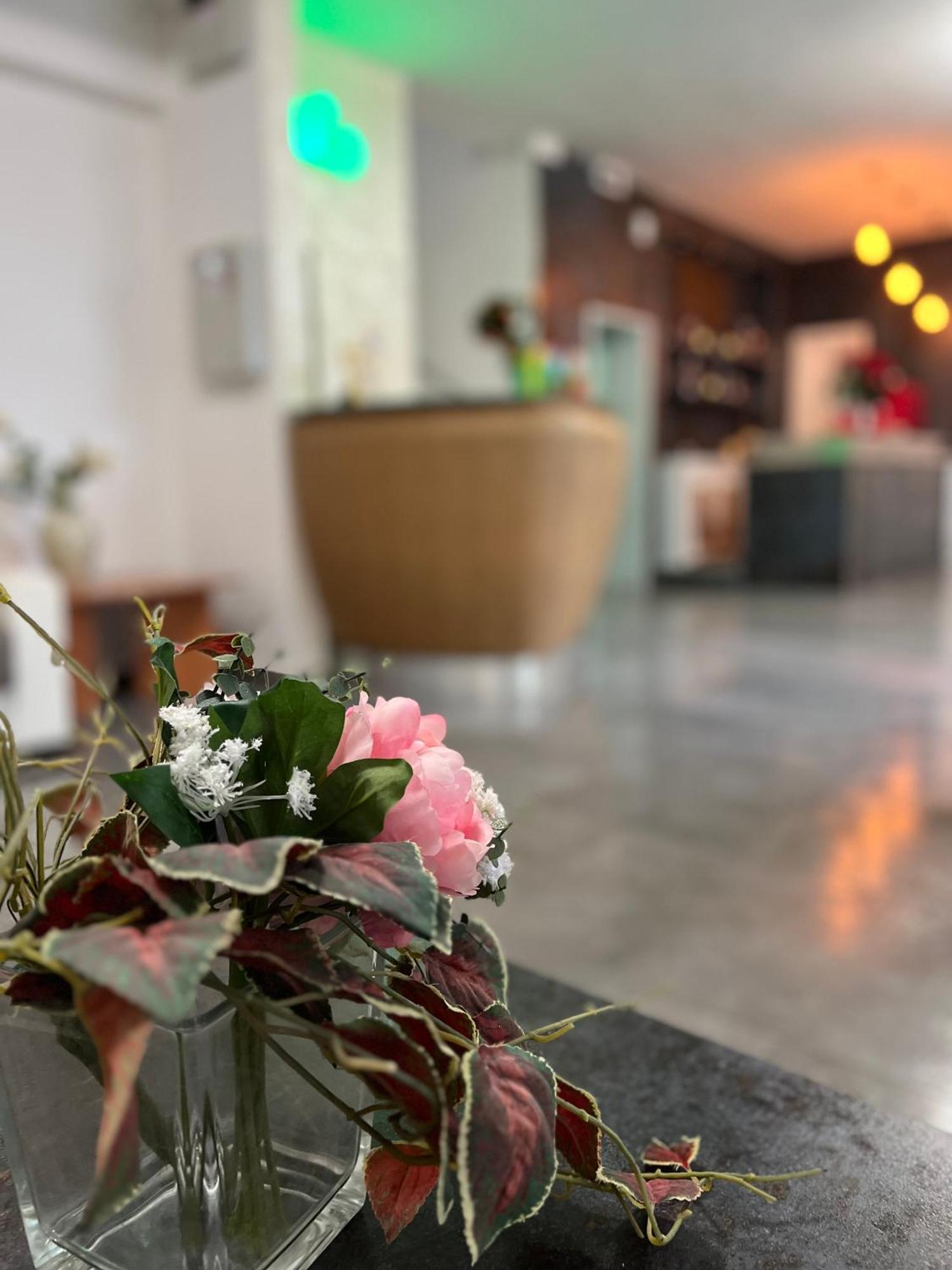 Hotel Miro Rimini Bagian luar foto
