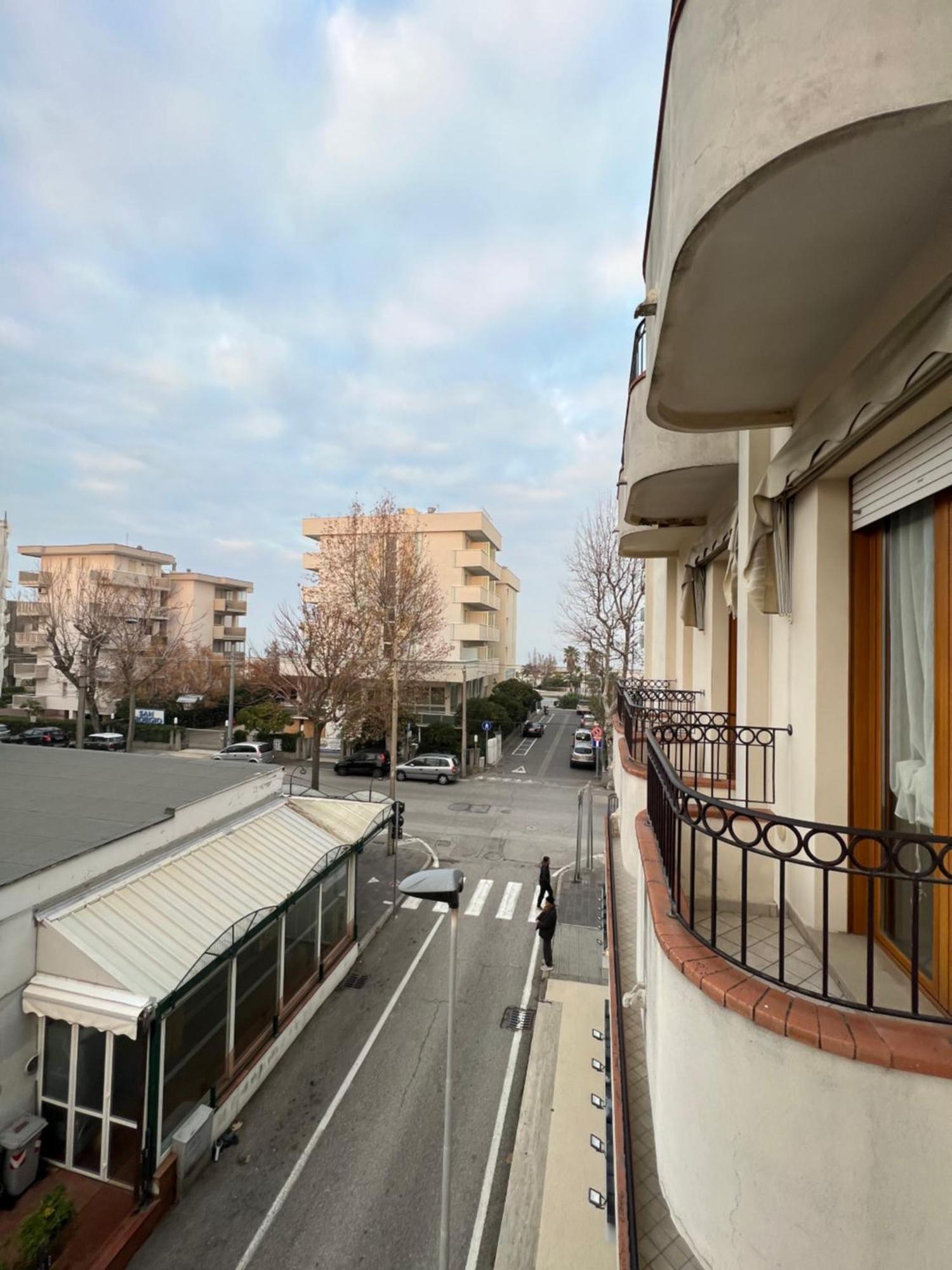 Hotel Miro Rimini Bagian luar foto